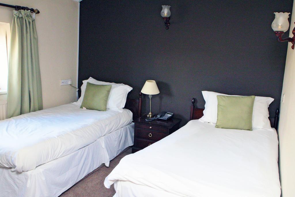 Clough Manor Otel Denshaw Oda fotoğraf