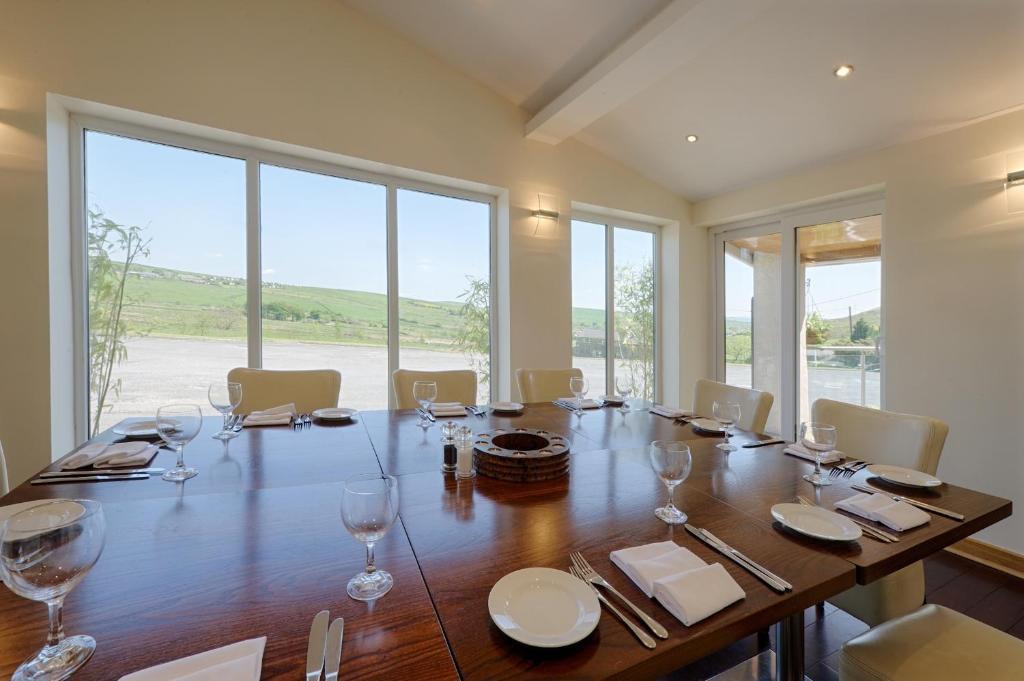 Clough Manor Otel Denshaw Dış mekan fotoğraf