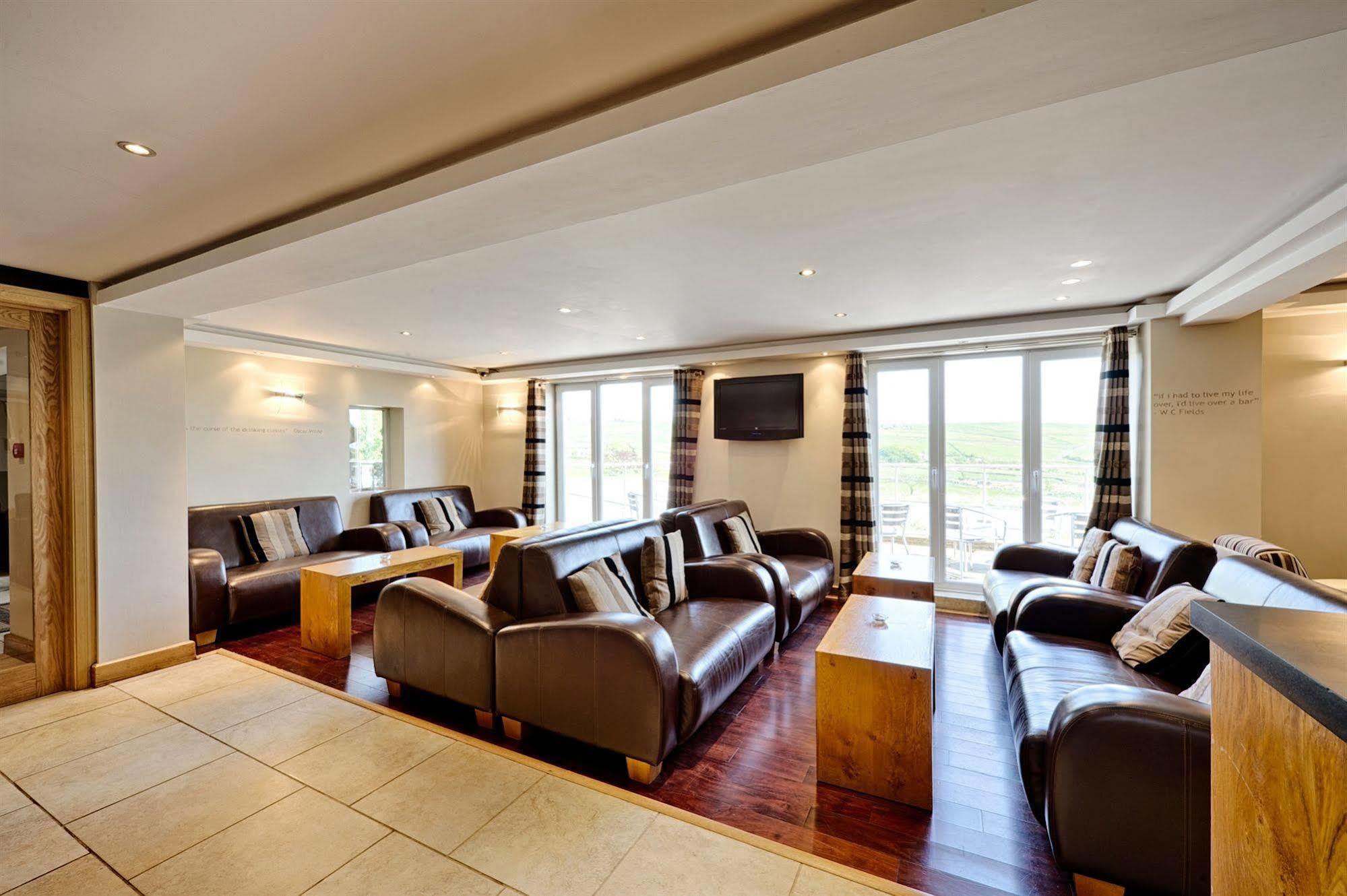 Clough Manor Otel Denshaw Dış mekan fotoğraf